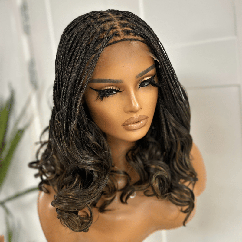 Perruque tressée bouclée française noire/blonde dégradée de 35,5 cm (14 pouces) | Prête à être expédiée - WW/03