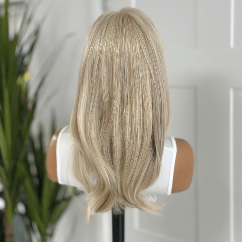 NOLA – 16" Beige Blonde 13×6 Lace Front Synthetic Wig
