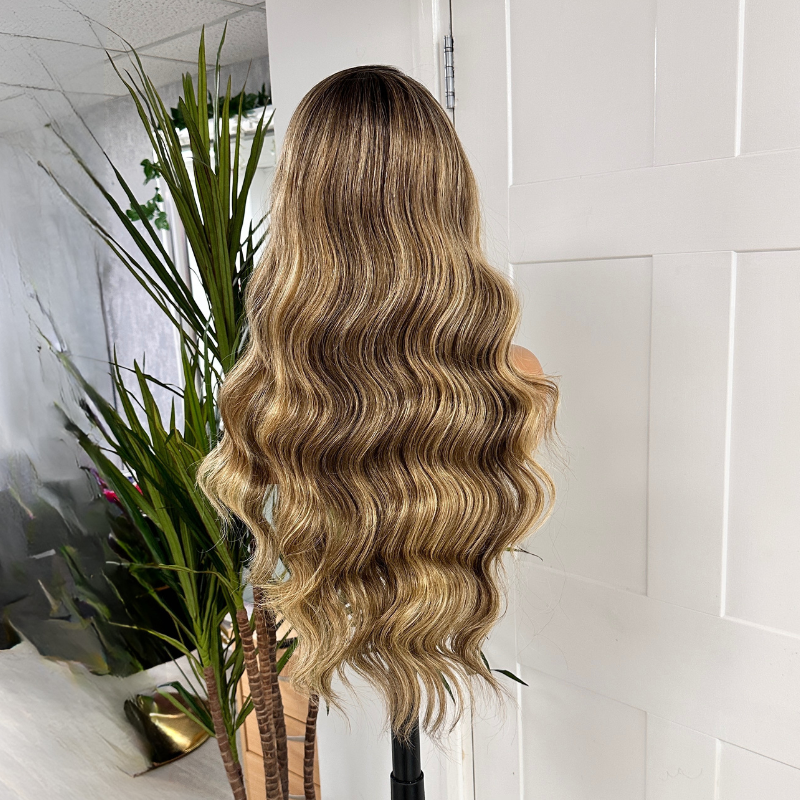 Perruque blonde gelato 28" avec lace front 13×6 | Raie libre, résistante à la chaleur - Alicia