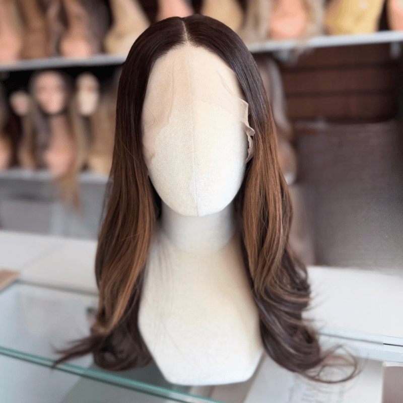 Synthetische Lace-Front-Perücke mit gemischtem, sattem Braun und Highlights – FAYE
