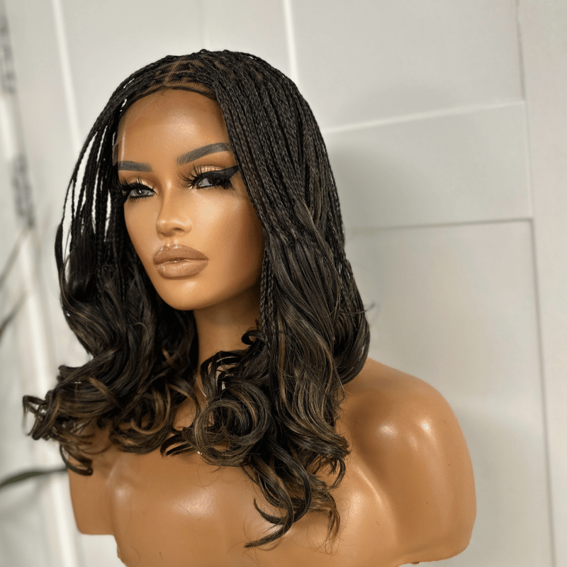Perruque tressée bouclée française noire/blonde dégradée de 35,5 cm (14 pouces) | Prête à être expédiée - WW/03 