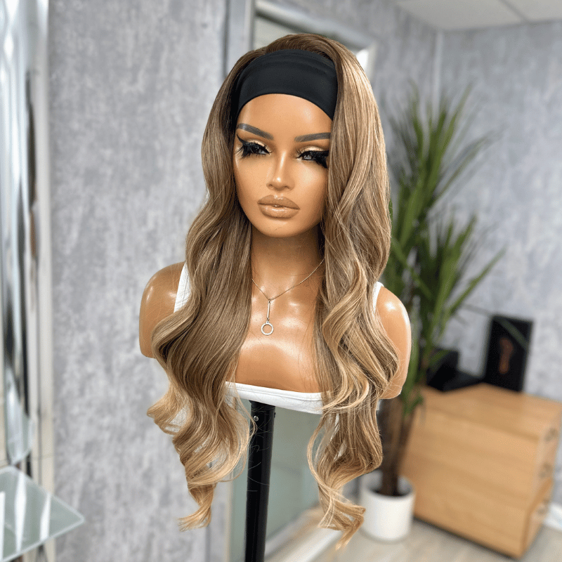 Karamellblonde, gewellte Stirnbandperücke | 50 cm lange, hitzebeständige Kunsthaarperücke – Esme/17