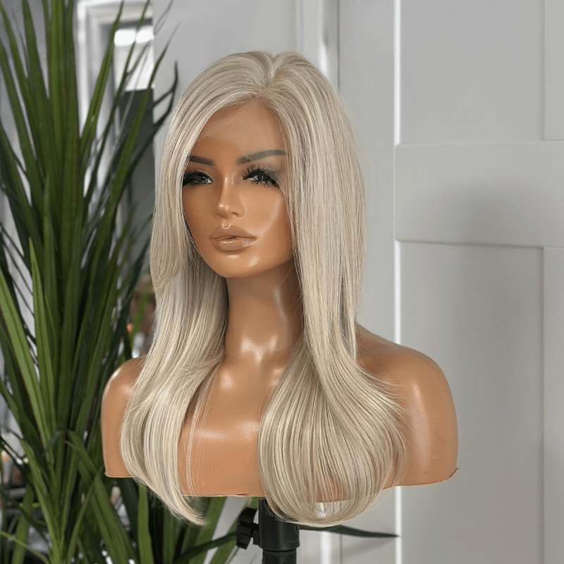 NOLA – 16" Beige Blonde 13×6 Lace Front Synthetic Wig