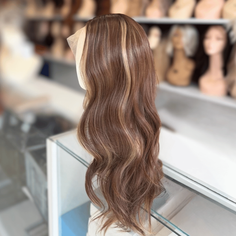 Sabine – 22" Chestnut Caramel Highlight 13x4 Lace Front Wig