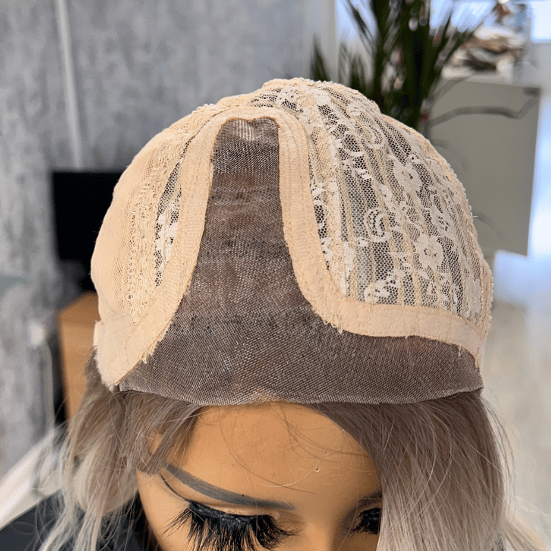 EW213-8 Inch Champagne Bronde Wavy Bob Lace Front Wig - estellewigsandmore.co.uk