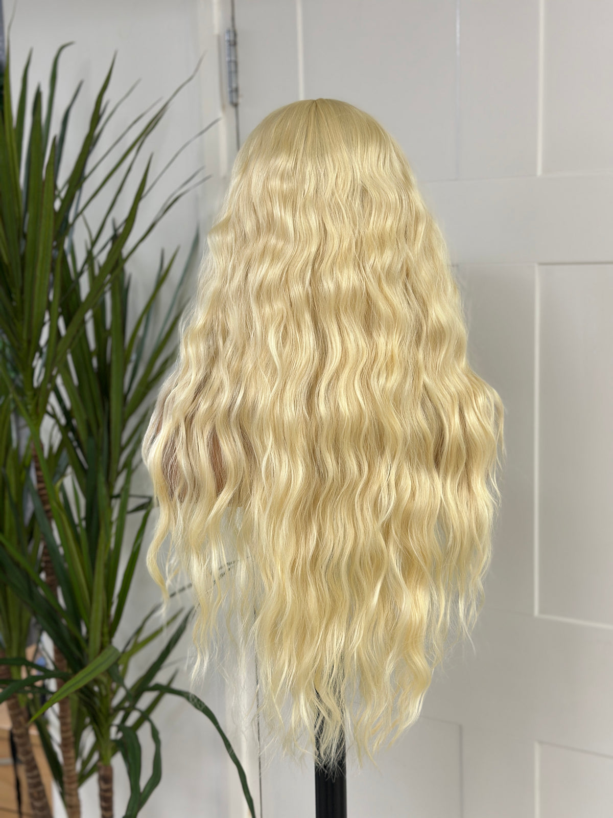 Bleach Blonde Long Wavy Synthetic Lace Front Wig : Ewd -59 - estellewigsandmore.co.uk