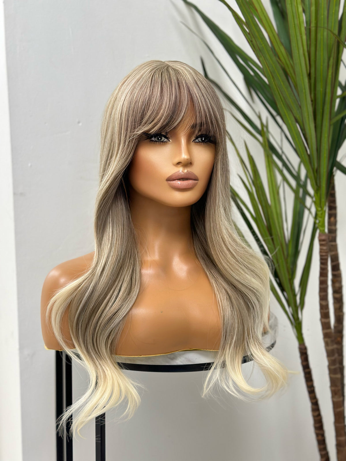 LILI- Light Blonde Mix Layered Synthetic Full Wig - estellewigsandmore.co.uk